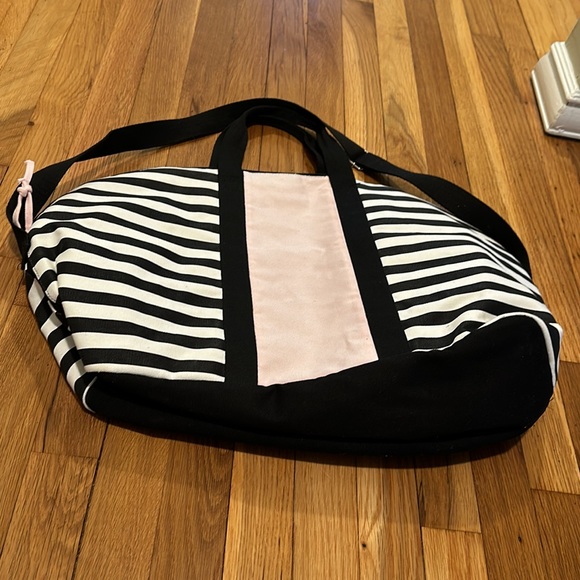 Victoria’s Secret Weekender Bag - Picture 8 of 12